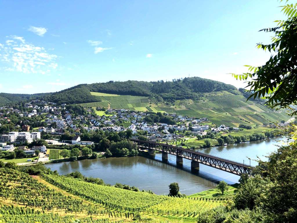 Eisenbahnbrücke Bullay - Urlaub an der Mosel in Frienwohnungen Merl, Zandtstraße 9, 56856 Zell (Mosel)