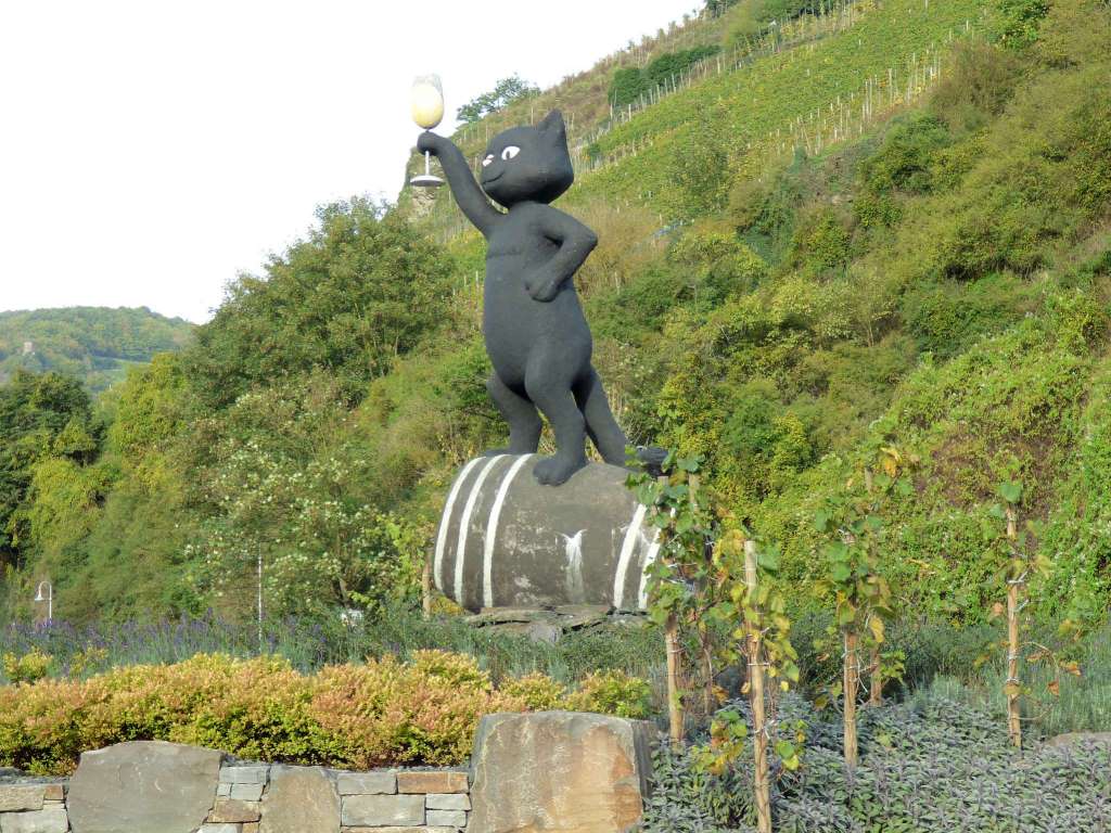 Zeller Schwarze Katz - Wahrzeichen von Zell (Mosel) - Urlaub an der Mosel in Frienwohnungen Merl, Zandtstraße 9, 56856 Zell (Mosel)